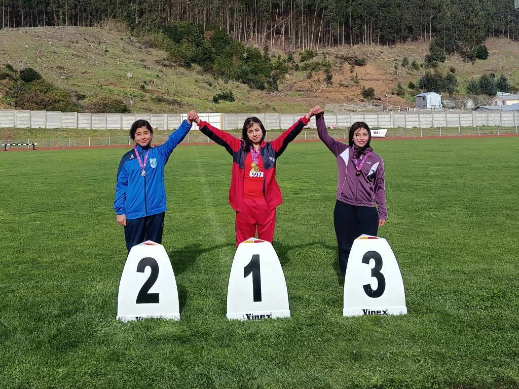 ATLETAS DE NUESTRA ESCUELA BRILLAN EN EL PROVINCIAL Y CLASIFICAN AL REGIONAL