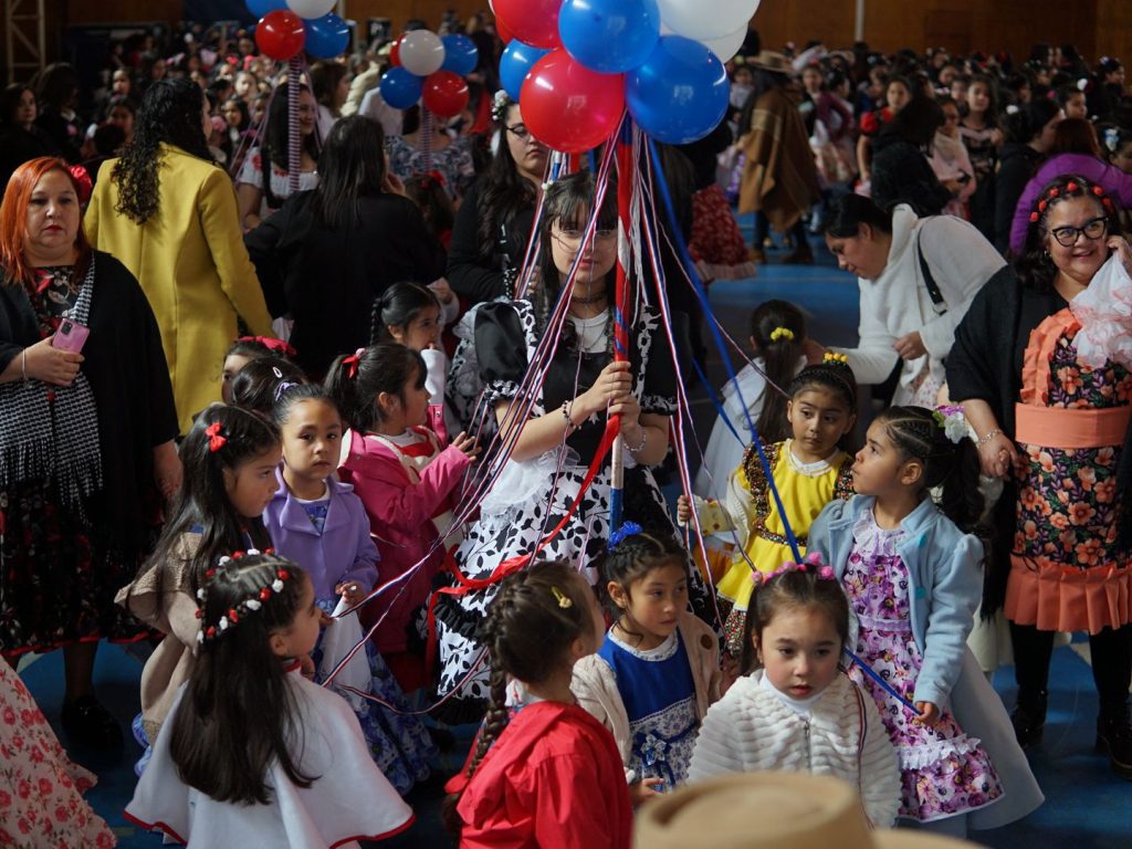 NUESTRA ESCUELA REALIZA TRADICIONAL PASACALLE DIECIOCHERO