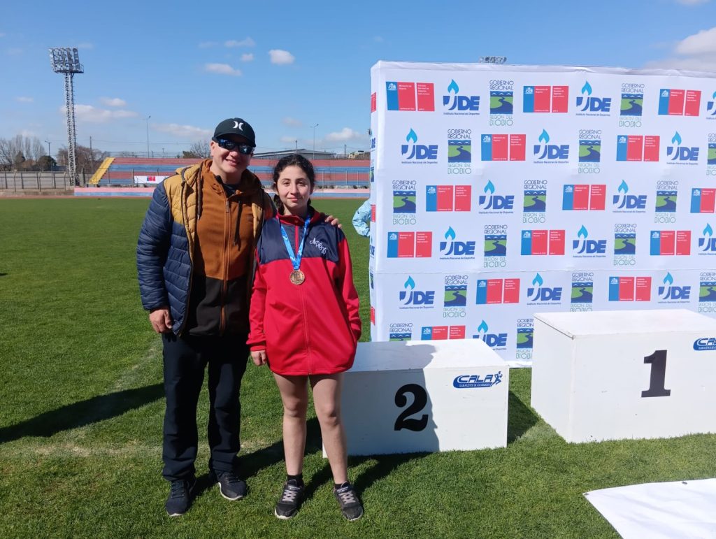 DESTACADA PARTICIPACIÓN DE NUESTRAS ESTUDIANTES EN FINAL REGIONAL DE ATLETISMO