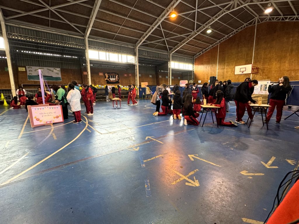 NUESTRAS ESTUDIANTES CELEBRARON EL DIA DEL JUEGO A PURA RISA Y DIVERSIÓN