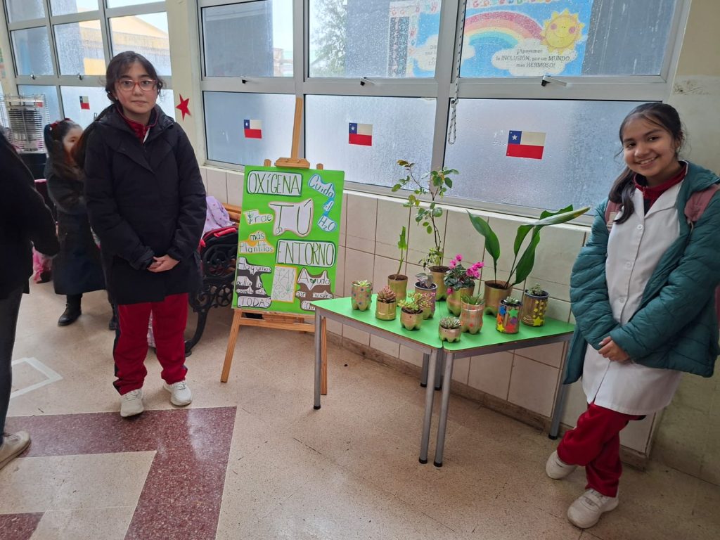 NUESTRAS ESTUDIANTES DE 7°A DESARROLLAN HABILIDADES DE EMPRENDIMIENTO Y TRABAJO COLABORATIVO